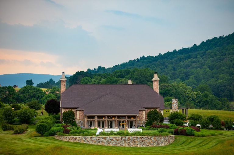 Scenic Vineyard Wedding Early Mountain Vineyards