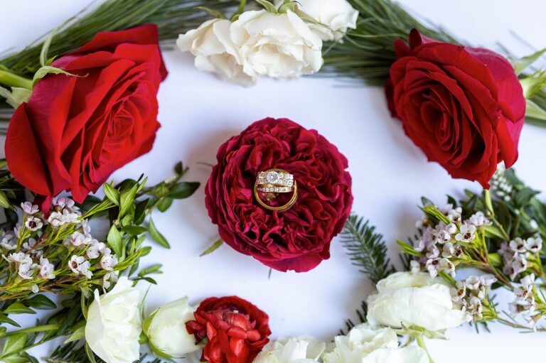 Holiday florals ideas for Christmas wedding